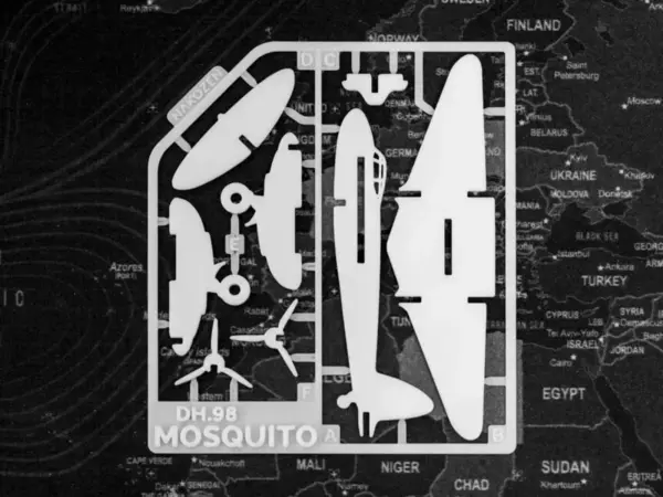 ماکت هواپیما مدل کارتی DH.98 Mosquito